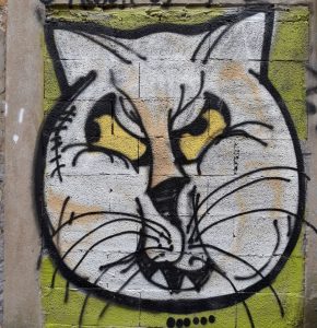 ingombrante street art Porto